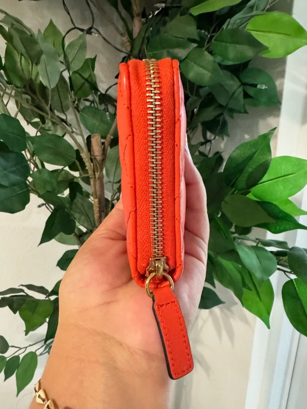 New in box Versace La Medusa Long Wallet Coral 🪸